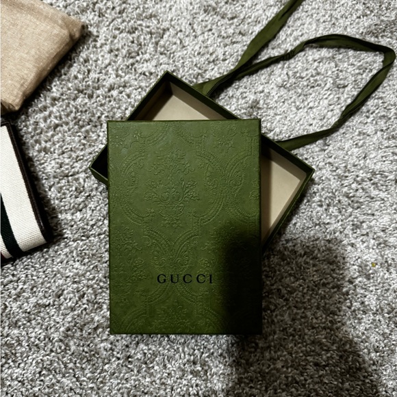 Gucci bi fold wallet - Picture 2 of 7